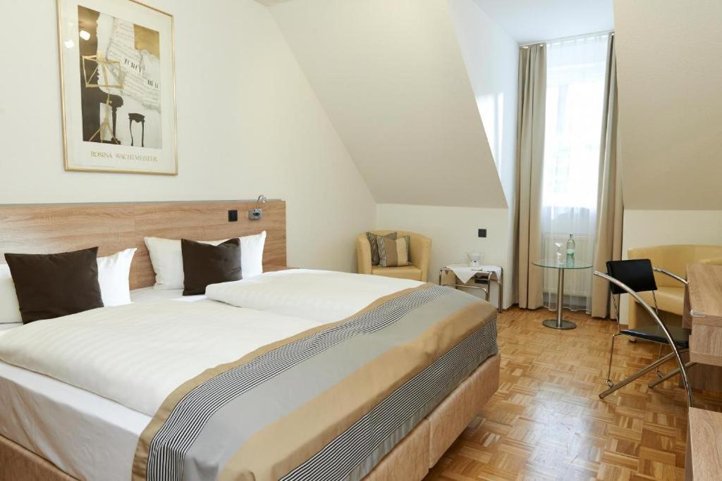 Hotel Mueller Cafe & Wein - Mondholzhotel Veitshöchheim Zewnętrze zdjęcie
