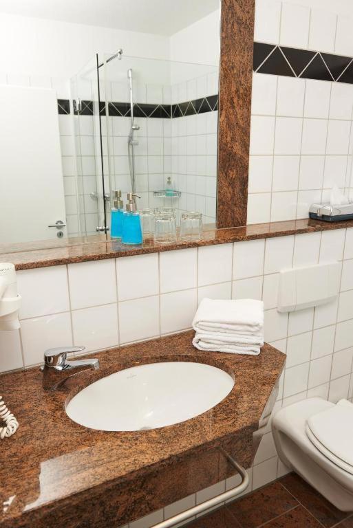 Hotel Mueller Cafe & Wein - Mondholzhotel Veitshöchheim Zewnętrze zdjęcie