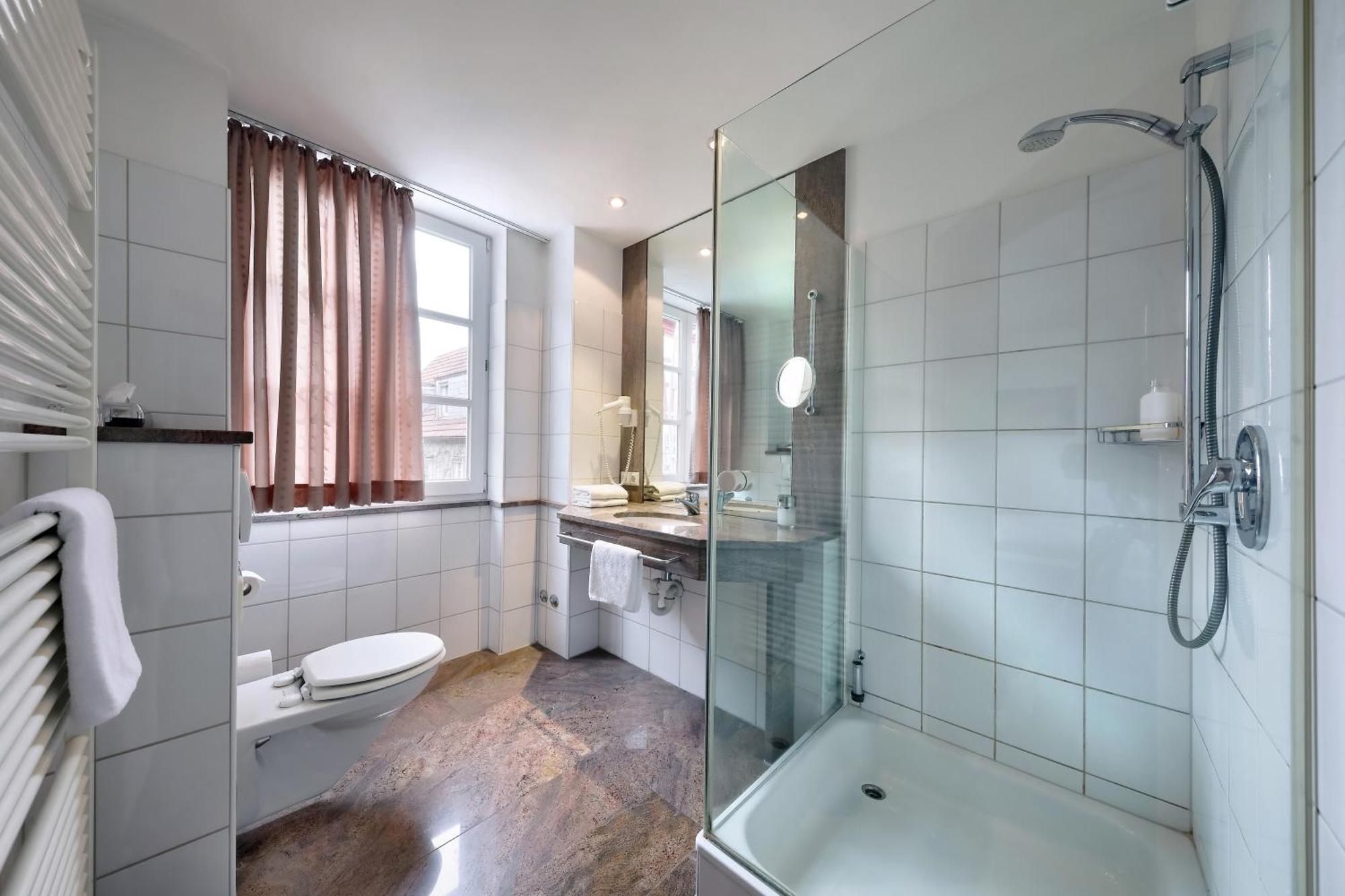 Hotel Mueller Cafe & Wein - Mondholzhotel Veitshöchheim Zewnętrze zdjęcie
